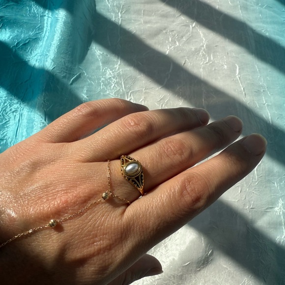 Pearl Ring 18K Gold Plated Stainless Steel Size 8 - Picture 13 of 15